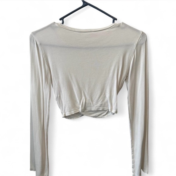 white long sleeve alo yoga crop top - Picture 2 of 4